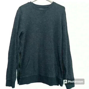 On The Byas Long Sleeve Navy Speckled Lightweight Sweatshirt. Men’s Size Medium